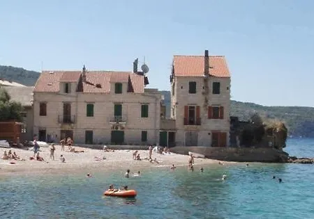 Kuljis فندق مبيت وإفطار