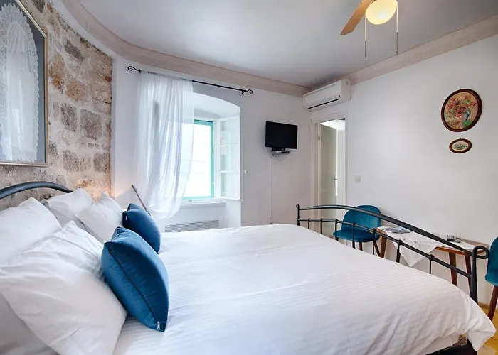 Kuljis Bed & Breakfast Komiža