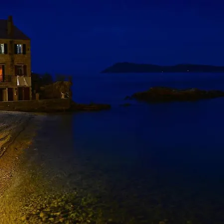 库尔基斯住宿加早餐旅馆 Komiža