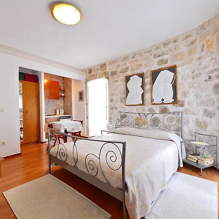 Kuljis Bed & Breakfast 3*