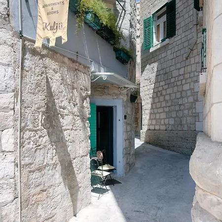 Kuljis Komiza