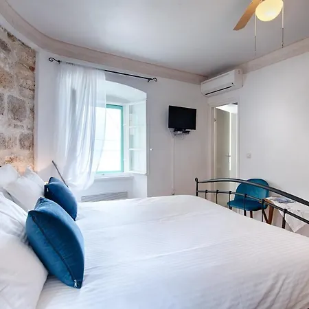 Kuljis Bed & Breakfast Komiza