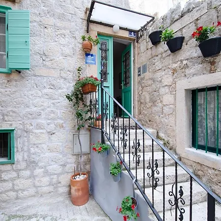 住宿加早餐酒店 库尔基斯住宿加早餐旅馆 Komiža